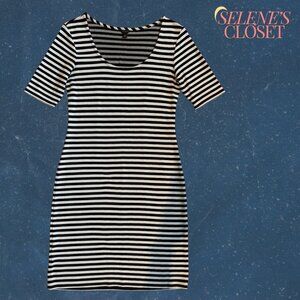 [She's L'Amour De Ma Vie] Ann Taylor Black and White Striped Dress Sz XS